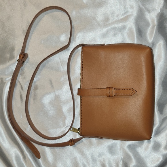 J. Crew Handbags - 🎉J. Crew Crossbody Leather Bag